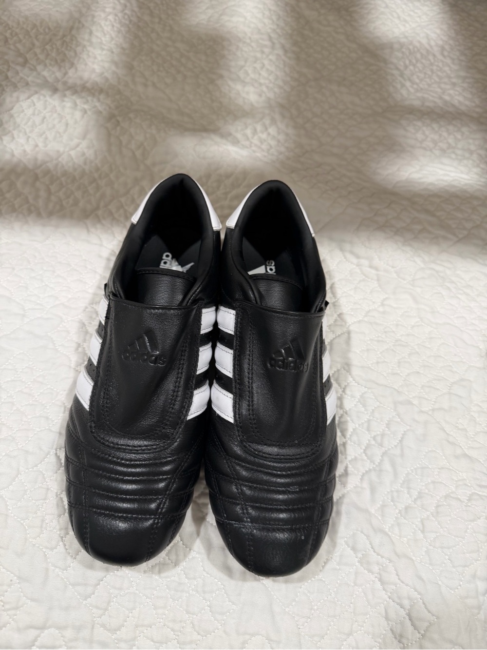 Adidas woman’s Black & White Classic Soccer Shoes indoor